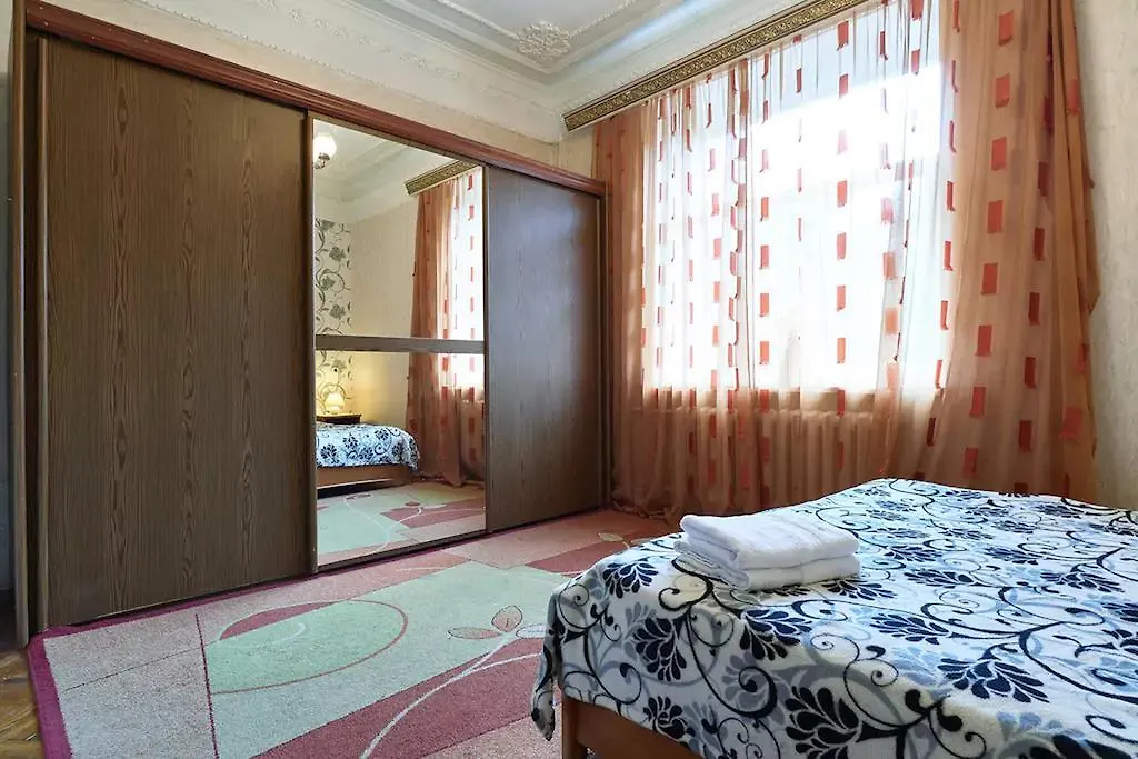 Home Hotel Apartments On Lva Tolstogo Kyiv